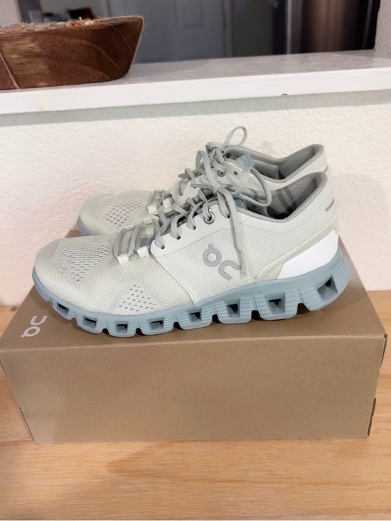 On Clouds Shoes - On Running Light Gray/White Mesh Running Shoes